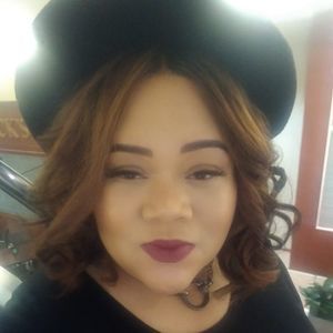 Meet your Posher, Kenisha